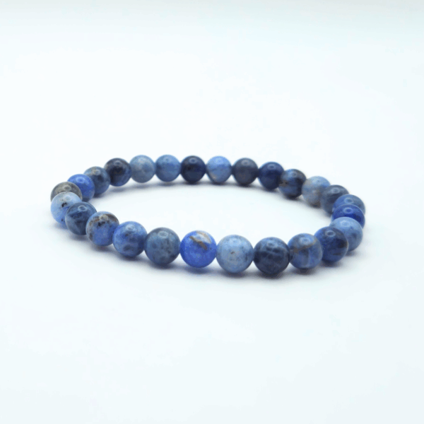 Bracelet Sodalite 6 mm – Pierre naturelle de clarté mentale et d’apaisement – Image 2